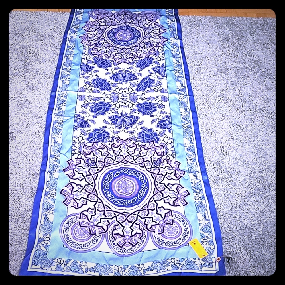 NWT Long Wensli Genuine Silk Scarf